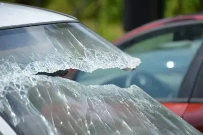 3 Reasons Why Auto Glass Repair Should Be Your Priority