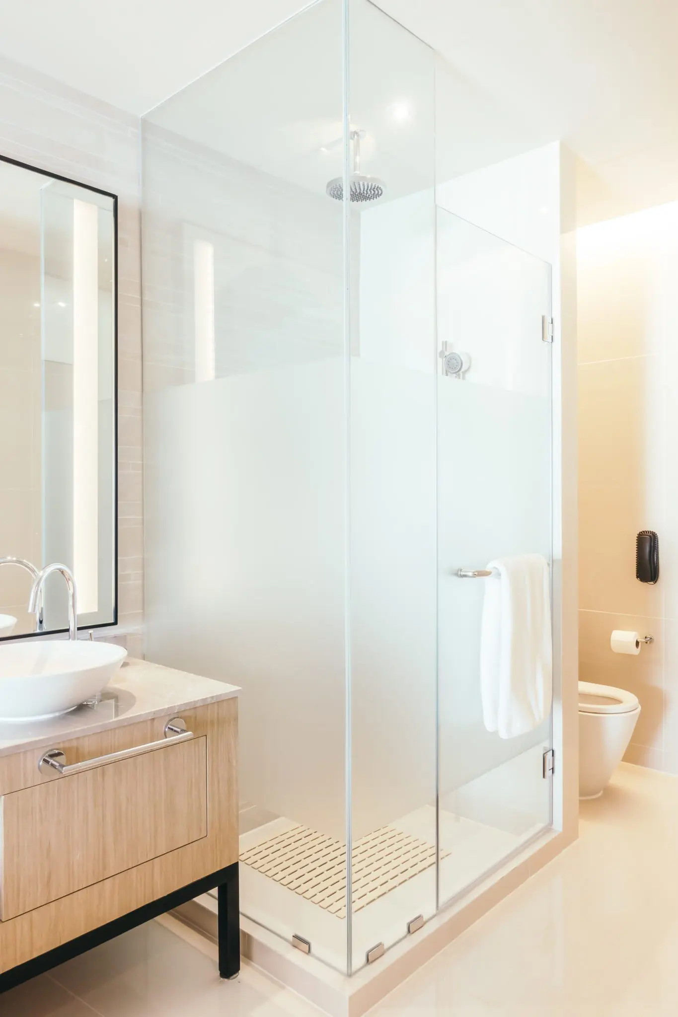 Considering Glass Shower Doors? Here’s Why You Should Go Glass